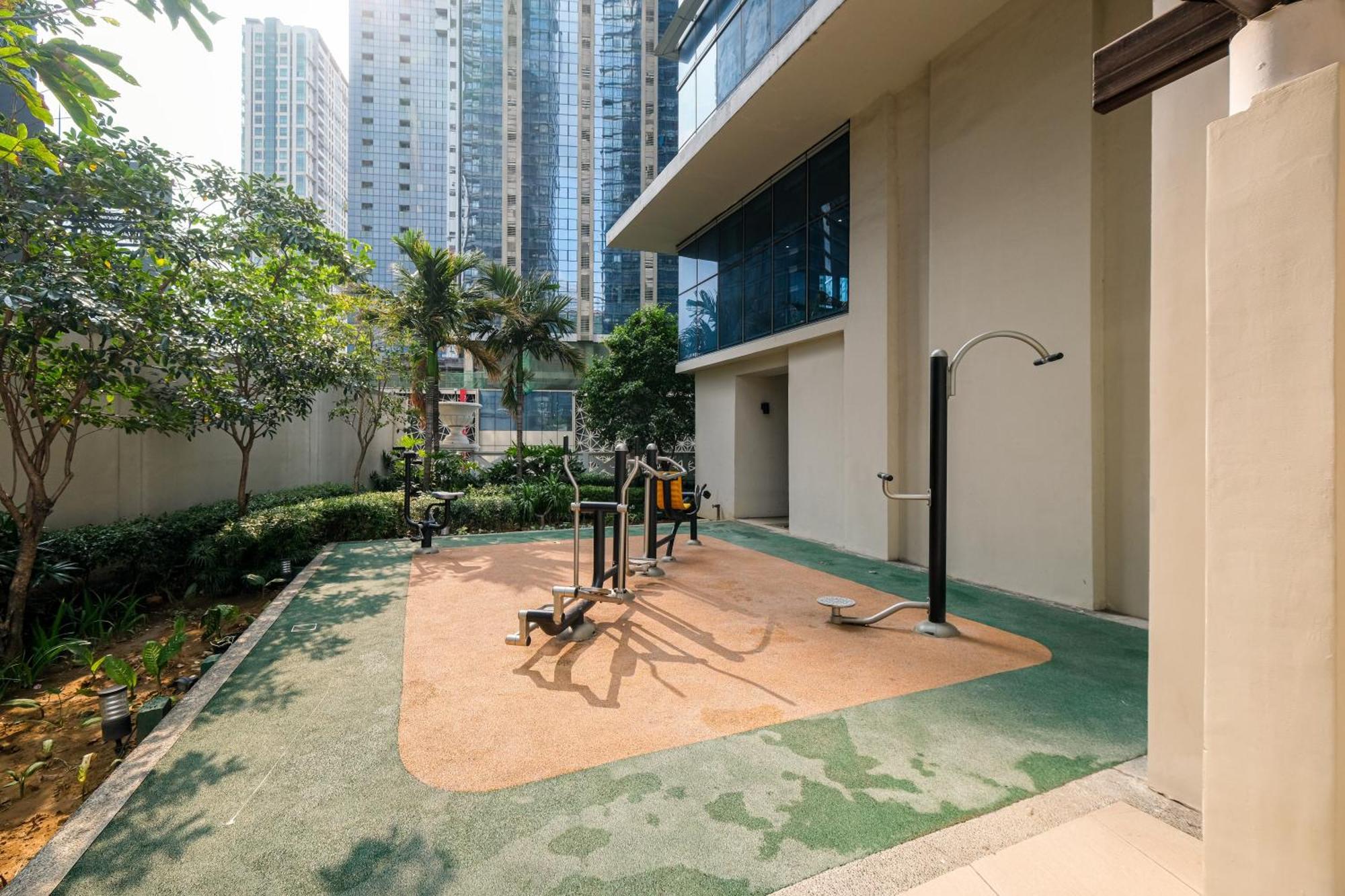Bgc 2Br Uptown Parksuites With Balcony And Bathtub Манила Екстериор снимка